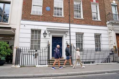 Los-Beatles-abriran-The-Beatles-at-3-Savile-Row-en-Londres-en-2027